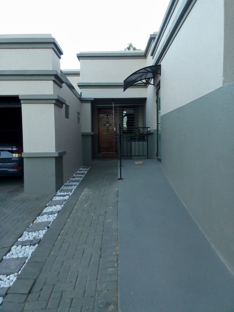 Exterior entrance & paving